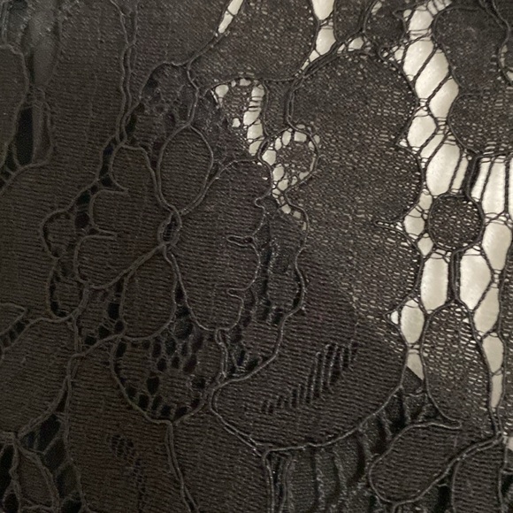 Isaac Mizrahi Black Lace Bell Sleeve Top -Perfect for Any Occasion - Picture 7 of 10